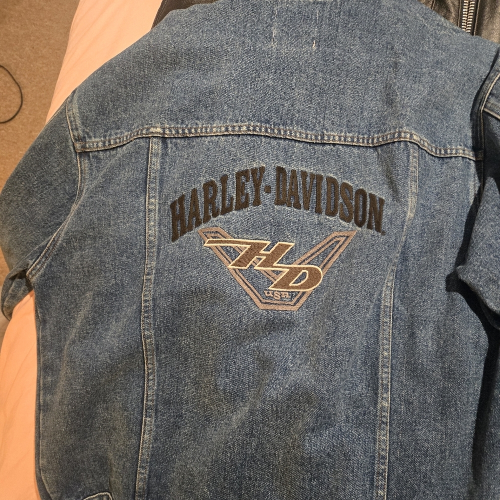 Vintage Harley Davidson denim button up jacket. Men's size L